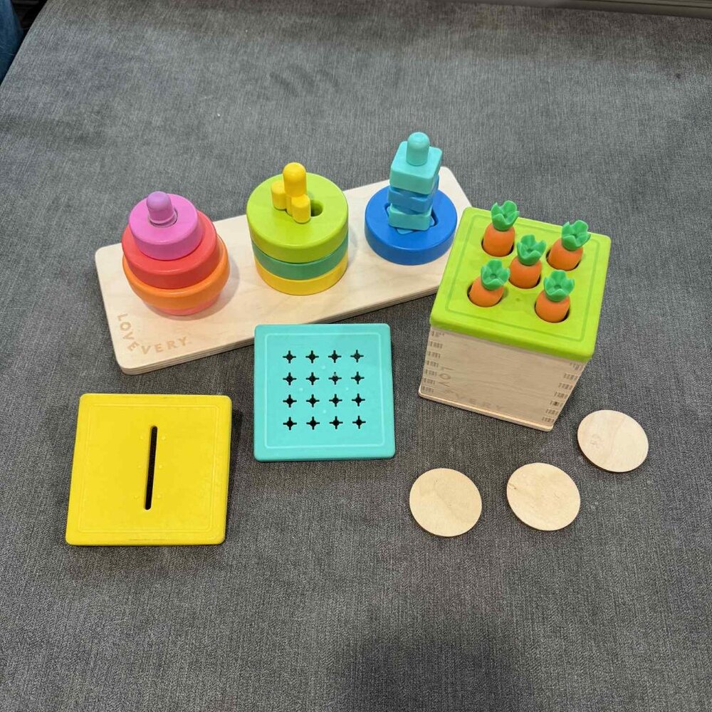 Lovevery Twist & Pivot Pattern Puzzle + Wooden Coin & Carrot Set  Beautiful set